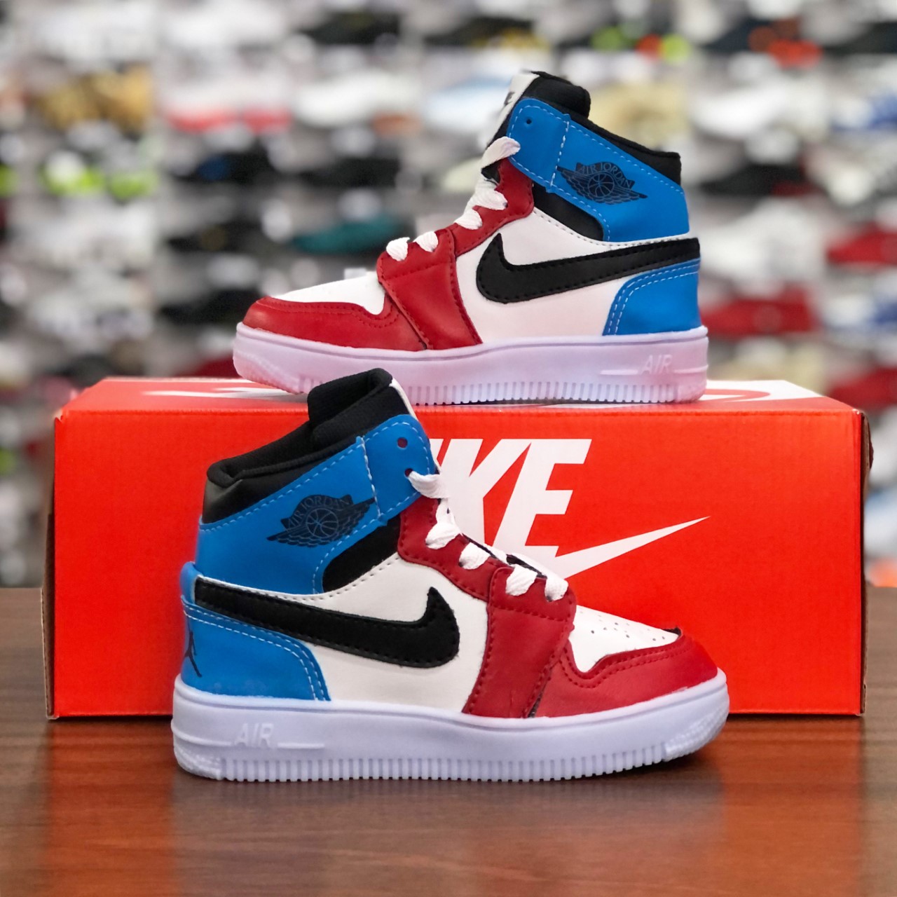 Nike Air Jordan 1 MID Vermelho/Azul - INFANTIL - Com Garantia