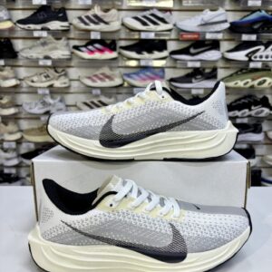 Nike Air Zoom Pegasus Off white/Preto -Importado - Com Garantia
